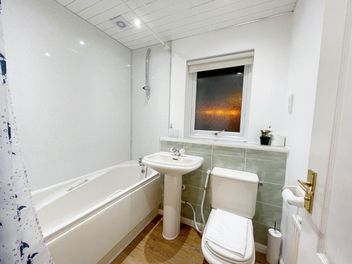 Cozy Nights Svp Detached House Villa Glasgow Eksteriør billede
